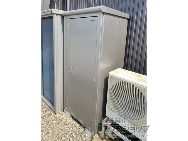 富山県富山市のの物置・屋外倉庫 エスモ 一般型 800×750×1845 ESE-0807B-SS 施工例