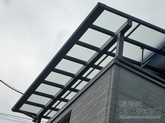 埼玉県所沢市のYKKAPのバルコニー・ベランダ屋根 ソラリア F型 1500 屋根タイプ 単体 積雪～50cm対応 施工例