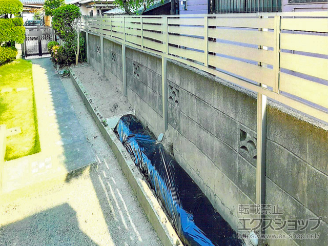 福岡県遠賀郡岡垣町ののフェンス・柵 モクハイフェンス 2段支柱（パネル1段） 施工例