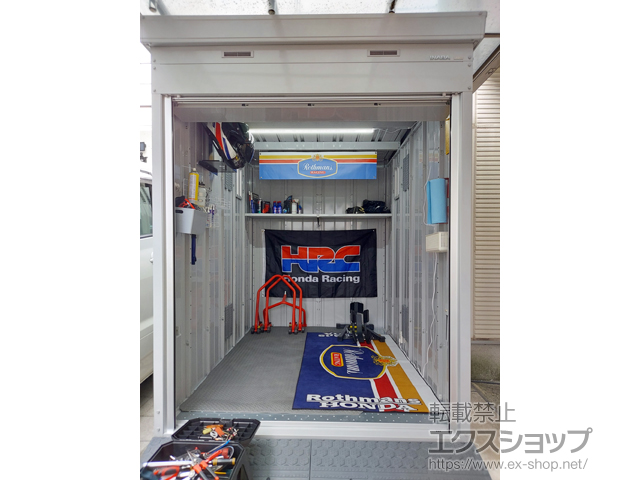 大阪府藤井寺市のの倉庫・ガレージ バイク保管庫 一般型 床付タイプ 1790×2630×2375 ハイルーフ FXN-1726HY 施工例