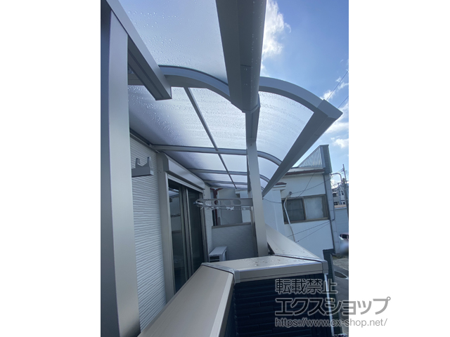 大阪府寝屋川市ののバルコニー・ベランダ屋根 ソラリア R型 屋根タイプ 単体 積雪〜20cm対応 施工例