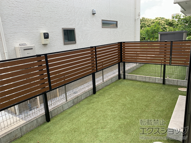 東京都多摩市ののフェンス・柵 モクアルフェンス 横板タイプ 2段支柱 自立建て用 (パネル1段) 施工例
