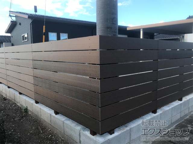 鹿児島県出水市ののフェンス・柵 プラドone ジョイントなし仕様 板7段H1200 隙間10mm 施工例