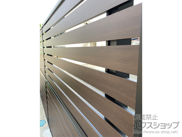 新潟県ののフェンス・柵 モクアルフェンス 横板タイプ 2段支柱 自立建て用 施工例