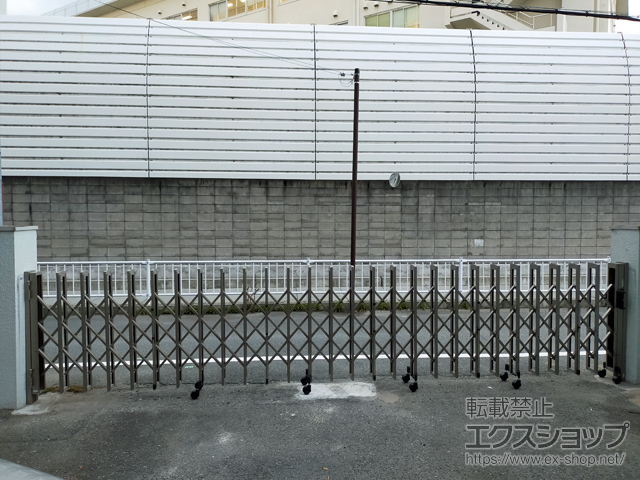 大阪府池田市ののカーゲート トリップゲートII 3型 ストロング ノンレール 片開き　6012S 施工例