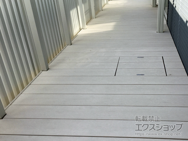 静岡県静岡市ののウッドデッキ エバーエコウッドII ホワイト 施工例