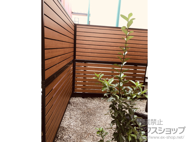 埼玉県越谷市ののフェンス・柵 モクアルフェンス 2段支柱 自立建て用（パネル2段） 施工例