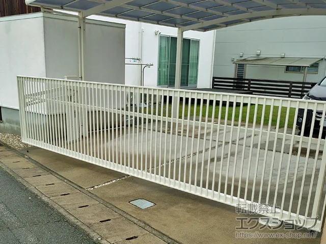 兵庫県たつの市のLIXIL リクシル(TOEX)のカーゲート ワイドオーバードアS2型 電動式 施工例