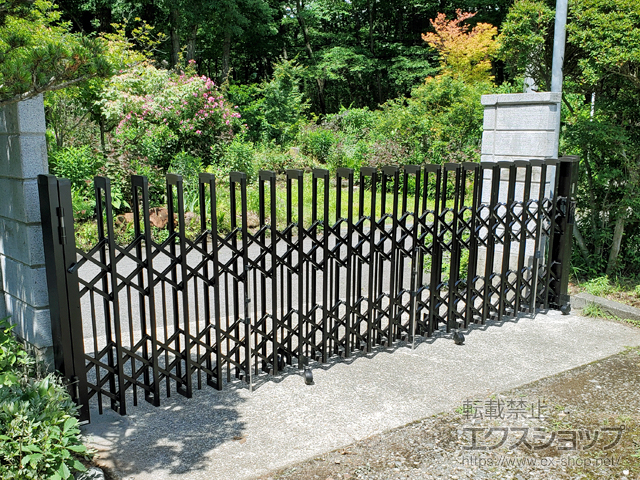 栃木県那須郡那須町ののカーゲート トリップゲートII P型 ペットガード付き ノンレール 片開き　41S 施工例