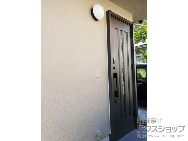 神奈川県茅ヶ崎市のの玄関ドア リシェント玄関ドア3 アルミ仕様 片開き仕様(ランマ無)R C12N型 ※手動仕様 施工例