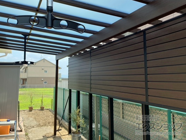 愛知県愛知郡東郷町ののフェンス・柵 ルシアスフェンスF02型 横目隠し 木調カラー 上段のみ設置 自立建て用 施工例