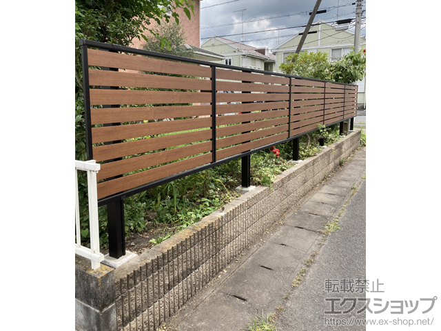茨城県筑西市ののフェンス・柵 モクアルフェンス 横板タイプ 2段支柱 自立建て用*パネル1段 施工例