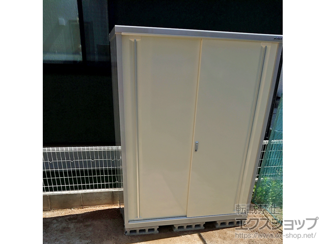 島根県出雲市のの物置・屋外倉庫 シンプリー 一般型 1520×755×1903（MJX-157E） MJX-157E-FW 施工例