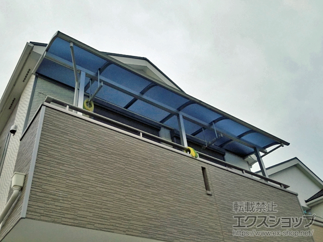 大阪府枚方市ののバルコニー・ベランダ屋根 プレシオステラスII R型 屋根タイプ 連棟 積雪〜20cm対応 施工例