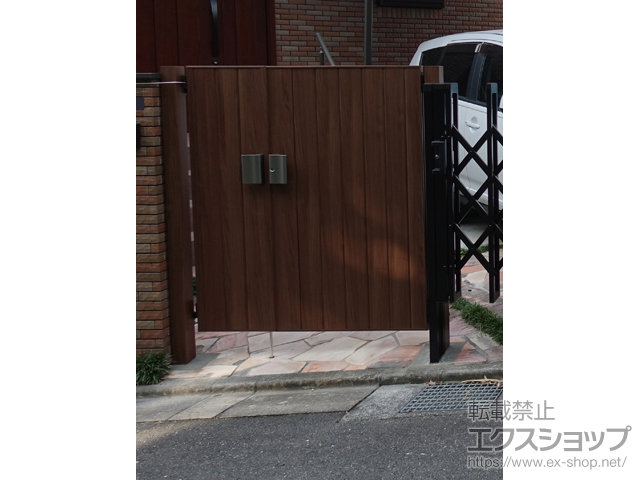 大阪府吹田市のの門扉 開き門扉AA TM1型 親子開き 柱使用 *ラッピング形材柱 施工例