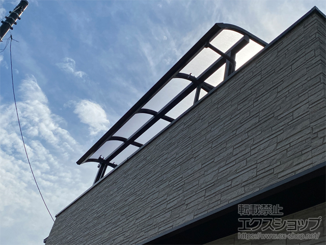 東京都福生市ののバルコニー・ベランダ屋根 ソラリア R型 屋根タイプ 単体 積雪〜20cm対応 施工例