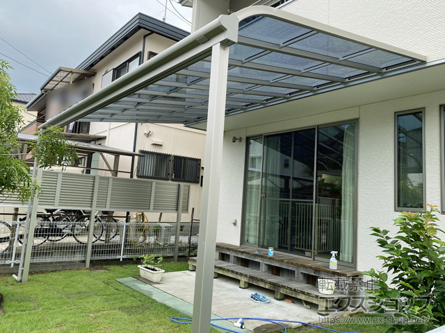 高知県高知市ののテラス屋根 ソラリア R型 テラスタイプ 単体 積雪〜20cm対応 施工例
