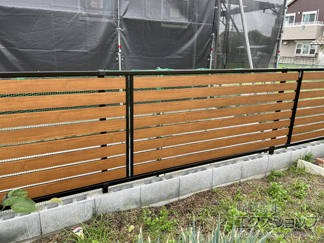 熊本県荒尾市ののフェンス・柵 モクアルフェンス 横板タイプ　自由柱施工 施工例