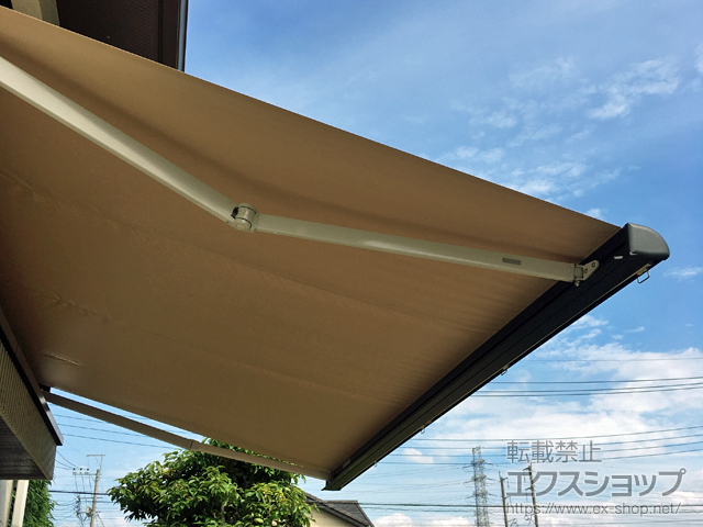 栃木県小山市のLIXIL リクシル（トステム）のオーニング・日よけ 彩風 あやかぜ CR型 電動式 スクリーン付タイプ 施工例