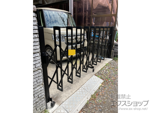 東京都町田市ののカーゲート トリップゲートII 1型 シンプル ノンレール 片開き　33S 施工例