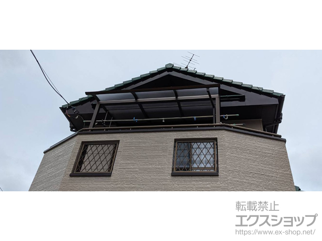 埼玉県北本市ののバルコニー・ベランダ屋根 ソラリア R型 屋根タイプ 単体 積雪〜20cm対応＋吊り下げ式 固定物干し 施工例