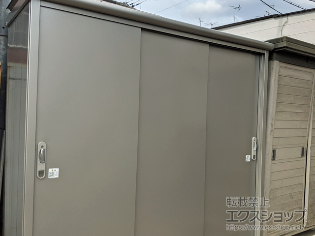 大阪府大阪市のの物置・屋外倉庫 エスモ 一般型 2100×900×1959 ESE-2109A-SS 施工例