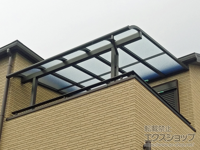大阪府大阪市ののバルコニー・ベランダ屋根 テラスVS R型 屋根タイプ 単体 積雪〜30cm対応 施工例