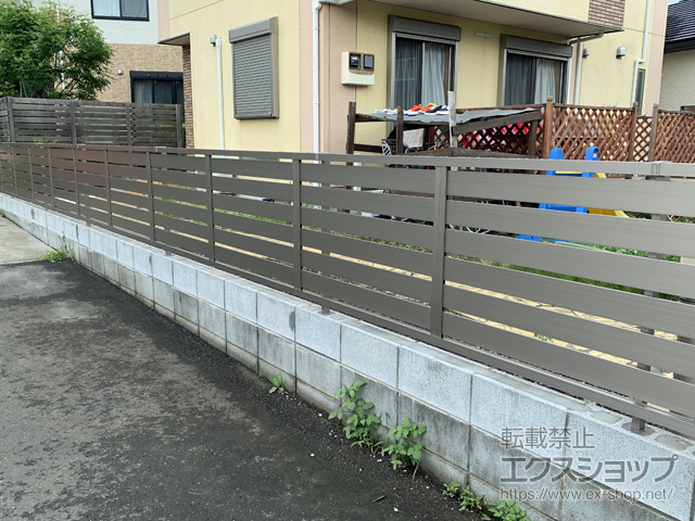 埼玉県坂戸市ののフェンス・柵 モクハイフェンス アルミ色タイプ アルミ色タイプ フリーポールタイプ 施工例
