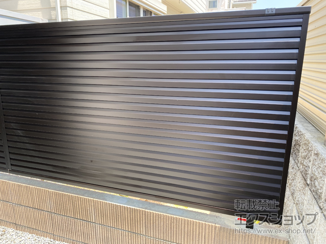 兵庫県加古川市ののフェンス・柵 シンプレオフェンス13F型 ルーバー 自由柱施工 施工例