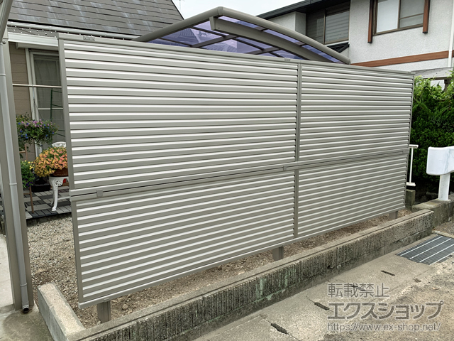 佐賀県佐賀市ののフェンス・柵 ミエーネフェンス 目隠しルーバータイプ 2段支柱 自立建て用（パネル2段） 施工例