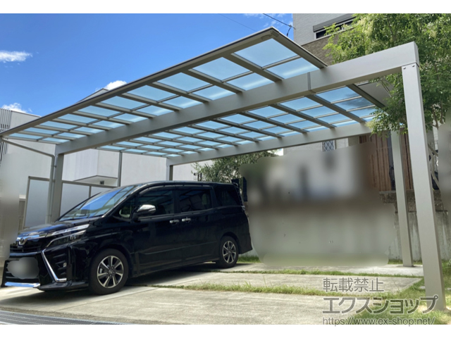大阪府吹田市ののカーポート エフルージュ ツイン FIRST マテリアルカラー 積雪〜20cm対応＜梁延長仕様/水下側のみ・8m以下＞ 施工例
