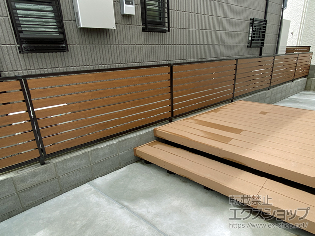 和歌山県岩出市ののフェンス・柵 ルシアスフェンスF04型 横板 木目カラー 自由柱施工 施工例