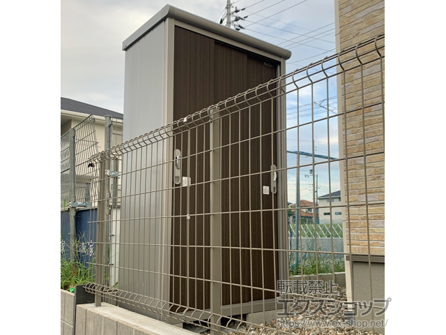 京都府京田辺市のの物置・屋外倉庫 エスモ 一般型 1050×650×1959 ESE-1006A-DW 施工例