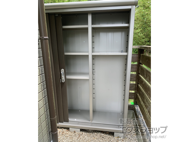 愛知県長久手市のの物置・屋外倉庫 エスモ 一般型 1797×520×1959 ESE-1805A-DW 施工例