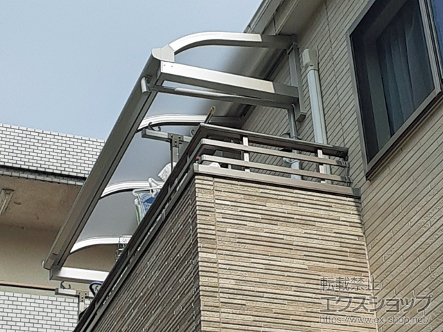 東京都清瀬市ののバルコニー・ベランダ屋根 ソラリア R型 ルーフタイプ 単体 積雪〜20cm対応 施工例