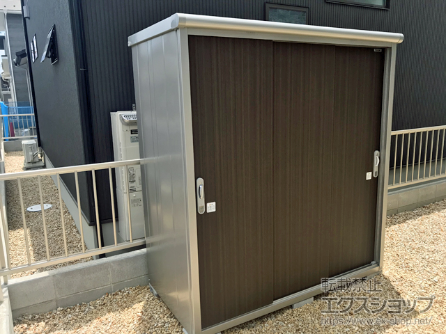 滋賀県守山市のの物置・屋外倉庫 エスモ 一般型 1797×900×1959 ESE-1809A-DW 施工例