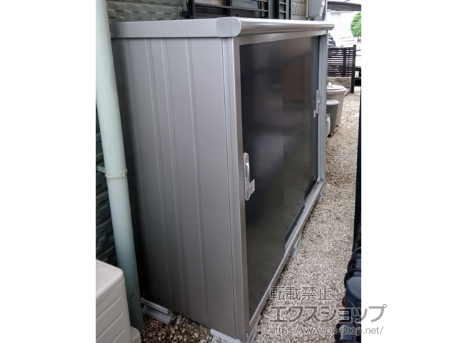 岐阜県加茂郡坂祝町のの物置・屋外倉庫 エスモ 一般型 1797×650×1501 ESE-1806E-SM 施工例