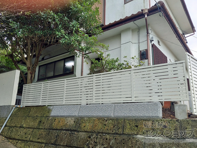 神奈川県横浜市ののフェンス・柵 フェンスAB YS2型 横スリット2 アルミカラー フリーポールタイプ 施工例