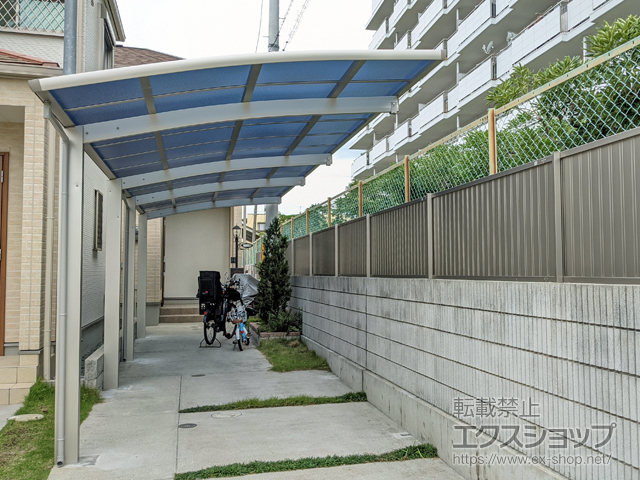 兵庫県尼崎市ののカーポート レイナポートグランZ 縦連棟　積雪〜20cm対応 施工例