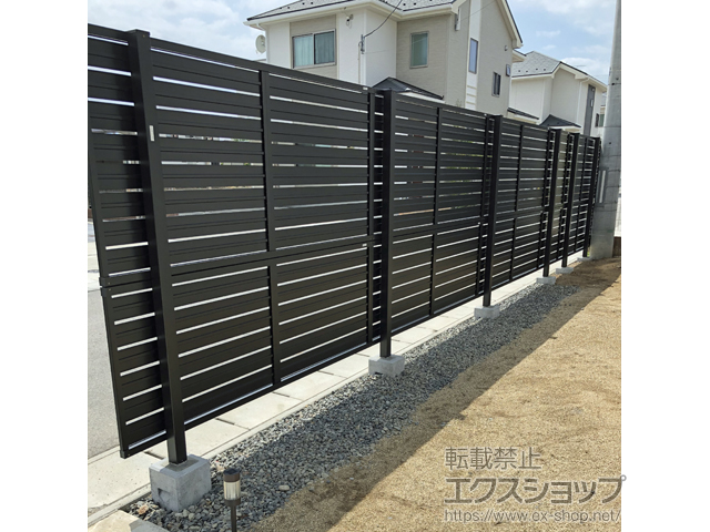 福島県西白河郡矢吹町ののフェンス・柵 フェンスAB YS3型 横スリット3 多段柱(パネル2段) 施工例