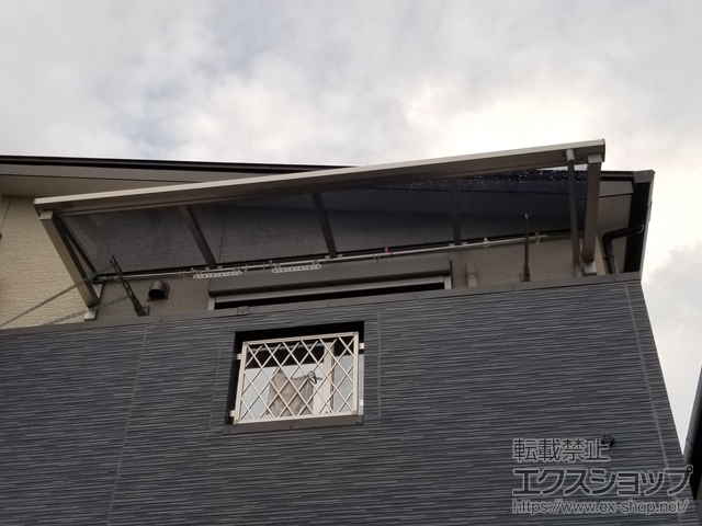 鹿児島県鹿児島市ののバルコニー・ベランダ屋根 ソラリア F型 ルーフタイプ 単体 積雪〜20cm対応+水平式物干し 施工例