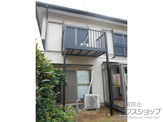千葉県印旛郡栄町のLIXIL リクシル（トステム）のバルコニー ビューステージHスタイル 縦太格子 単体 柱建て式 施工例