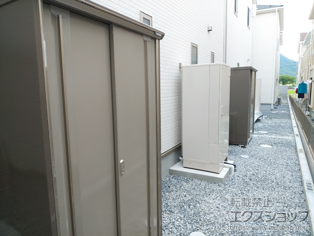 京都府亀岡市のの物置・屋外倉庫 ナイソーシスター　1320×720×1903（KMW-137E-P） KMW-137E-P-NG 施工例