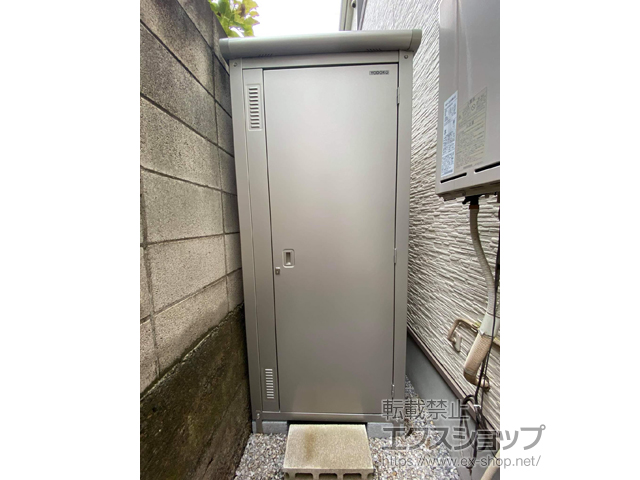 のの物置・屋外倉庫 【2台】エスモ 一般型 800×750×1845（ESE-0807B） ESE-0807B-SS 施工例