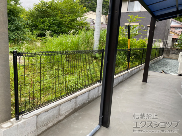 三重県尾鷲市ののフェンス・柵 メッシュフェンス M0　間仕切柱施工 施工例