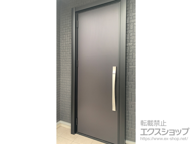 栃木県宇都宮市のLIXIL リクシル（トステム）の玄関ドア リシェント玄関ドア3 断熱K4仕様 片開き仕様(ランマ無)L M17型 施工例