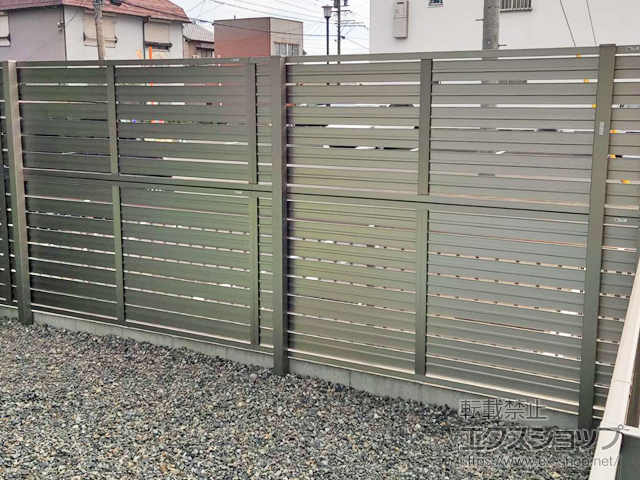 愛知県あま市ののフェンス・柵 フェンスAB YS3型 横スリット3 アルミ多段柱仕様 施工例