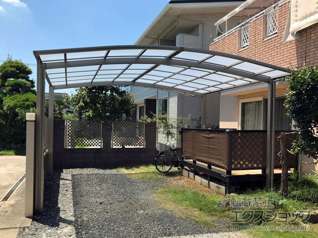 埼玉県川越市ののカーポート ネスカR (ラウンドスタイル) ワイド 積雪〜20cm対応 施工例