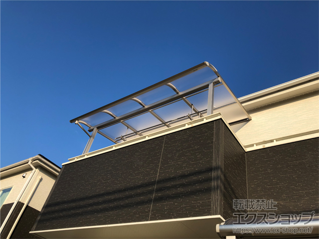 奈良県生駒郡平群町ののバルコニー・ベランダ屋根 ソラリア R型 屋根タイプ 単体 積雪〜20cm対応 施工例