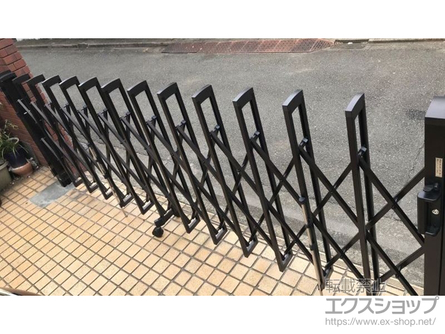 東京都世田谷区ののカーゲート トリップゲートII 2型 スタンダード ノンレール 片開き 35S 施工例